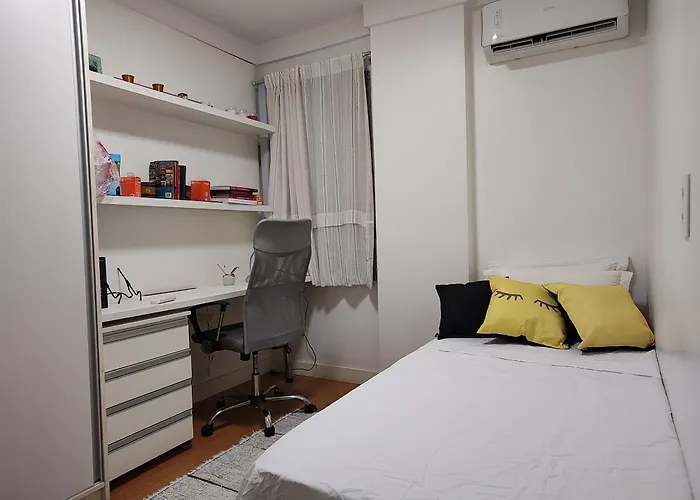 Quarto E Banheiro Privativos Com Garagem Fechada Em Apartamento Aconchegante Em Jardim Da Penha